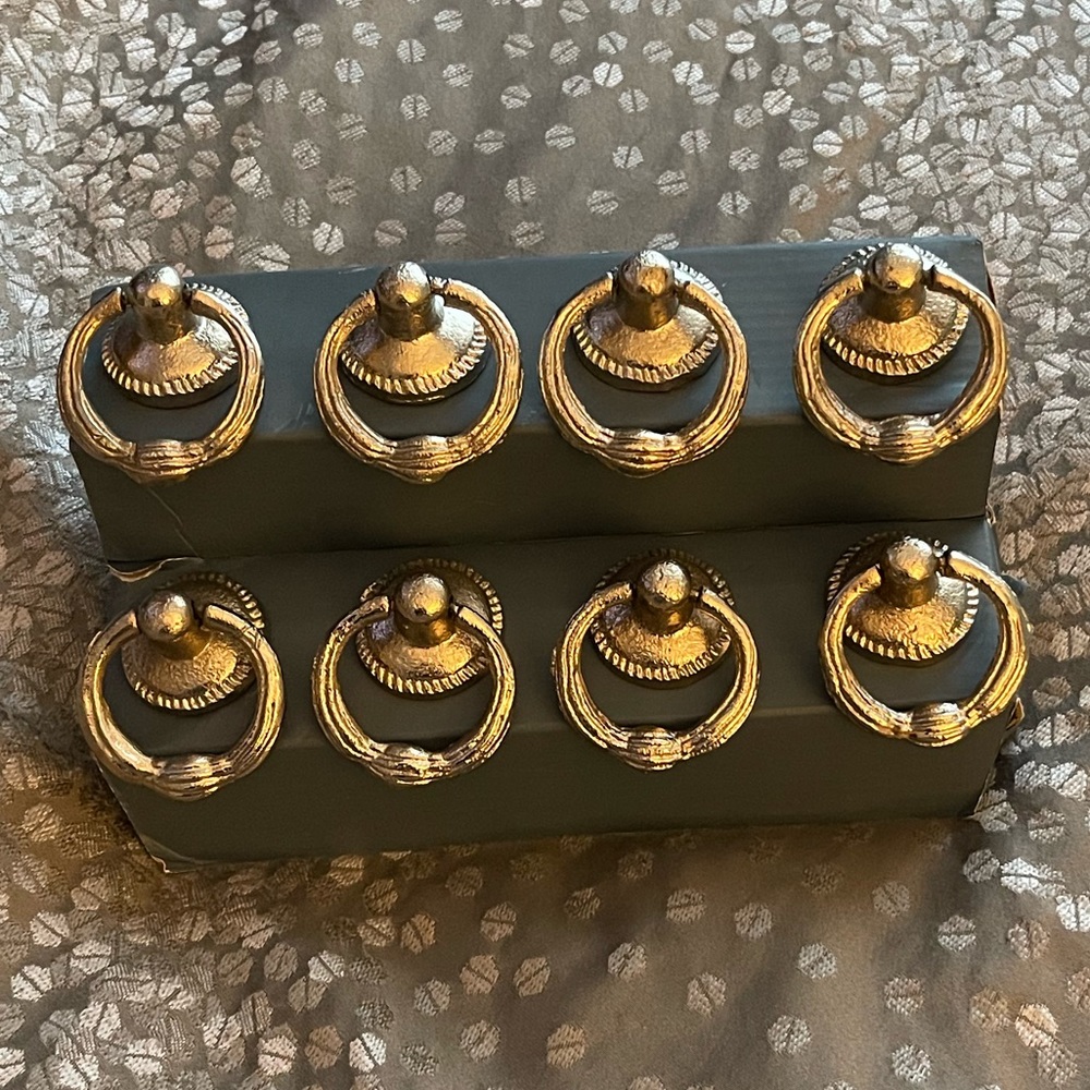 10 piece Silver Cabinet/Drawer Knobs